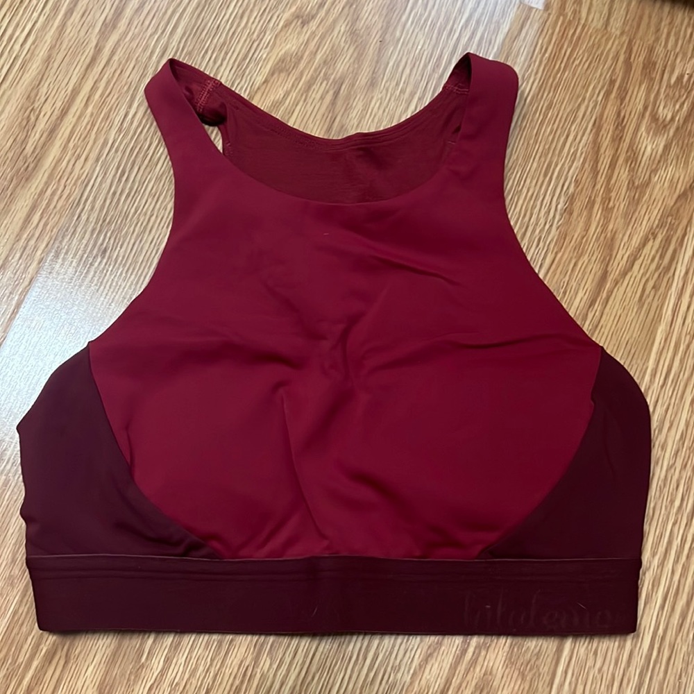 Lululemon Box it Out bra high neck red size 4